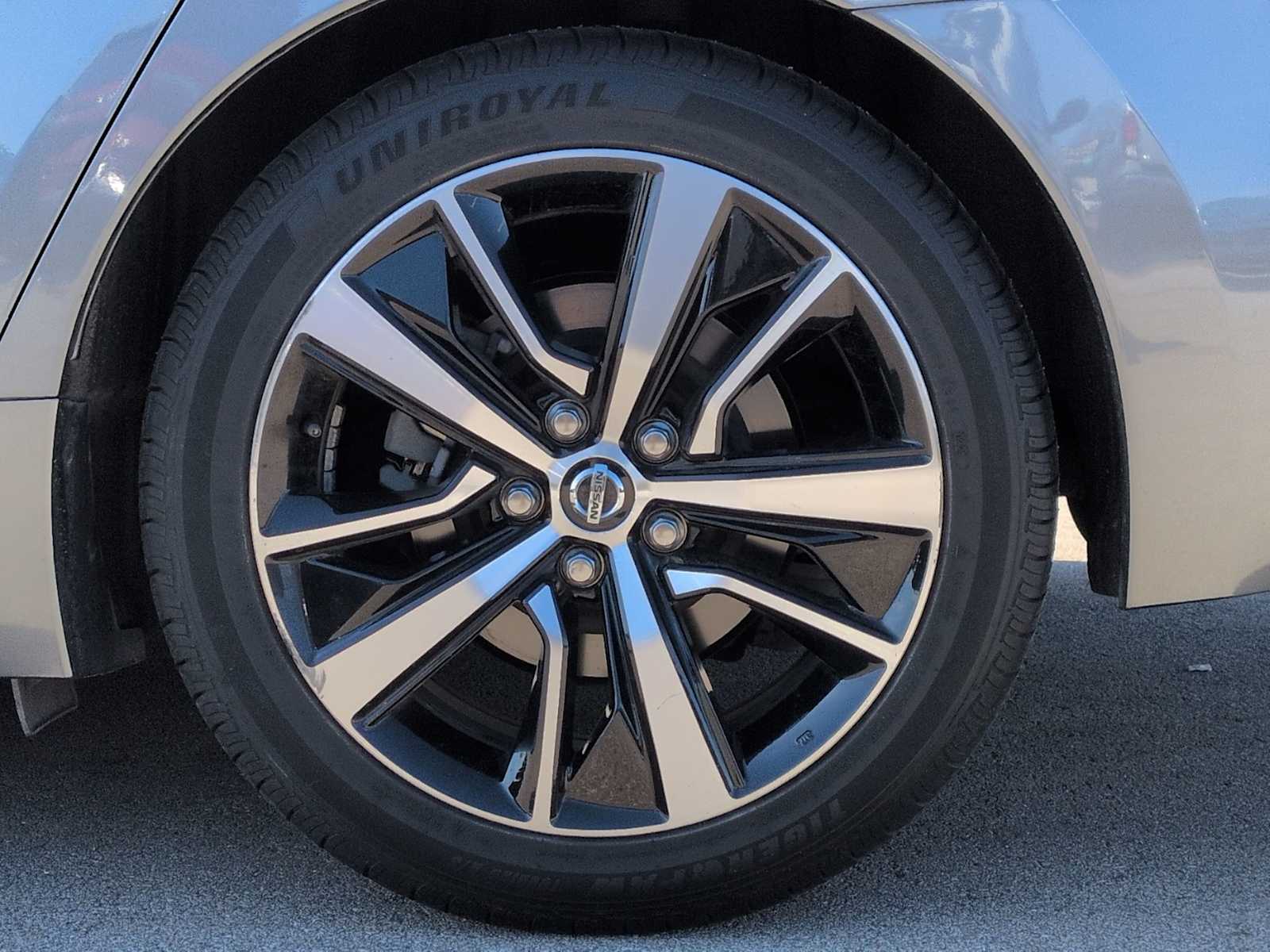 Thumbnail: 2021 Nissan Maxima - 12