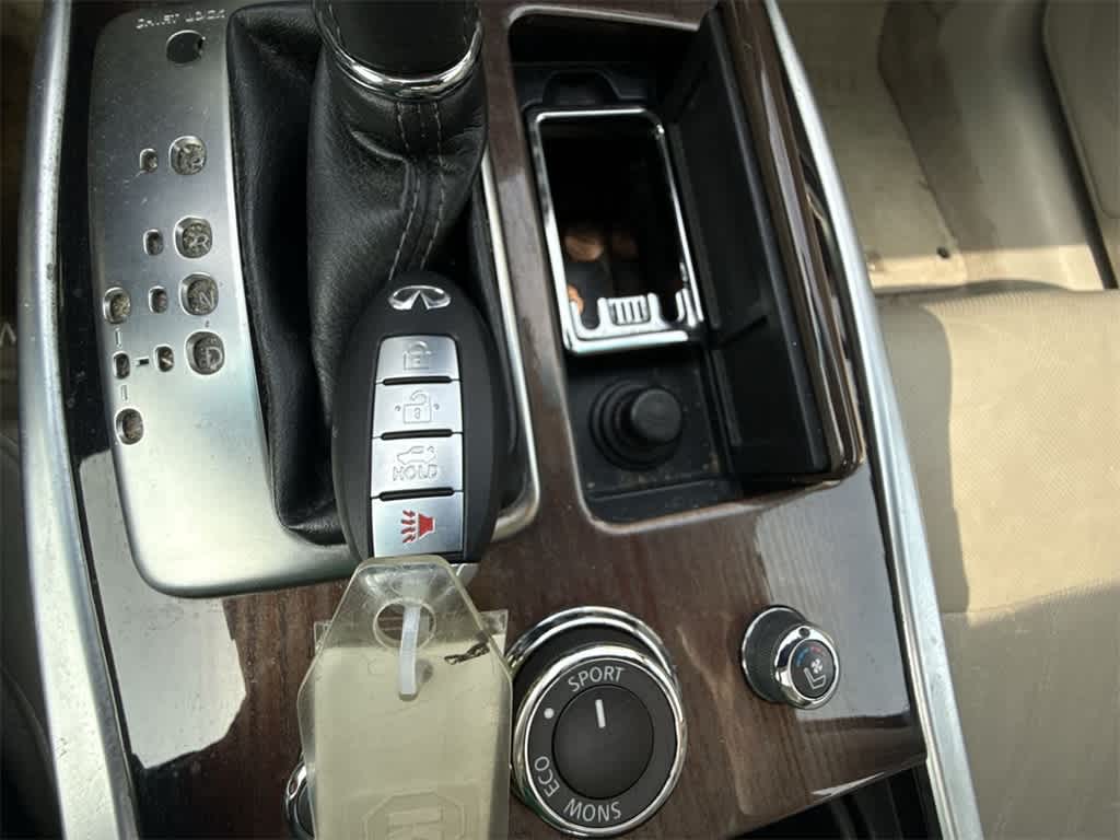 Thumbnail: 2012 INFINITI M56 - 34