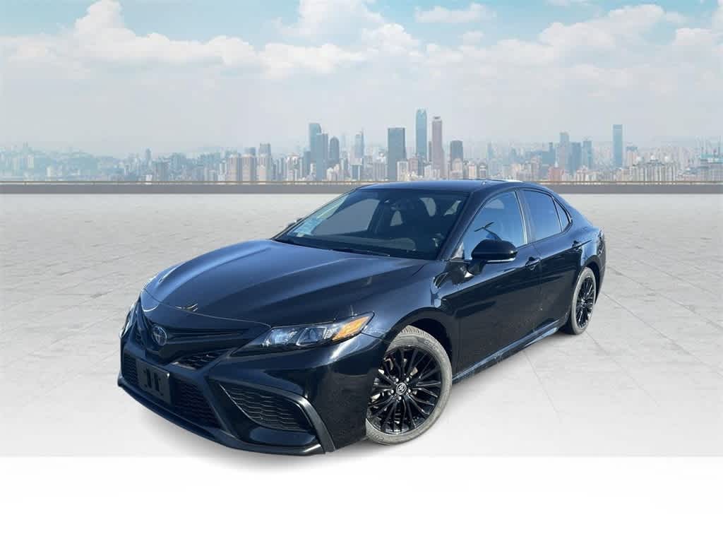 2022 Toyota Camry SE -
                Waukesha, WI