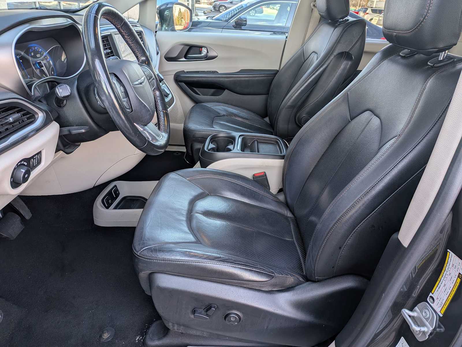 Thumbnail: 2020 Chrysler Pacifica - 15