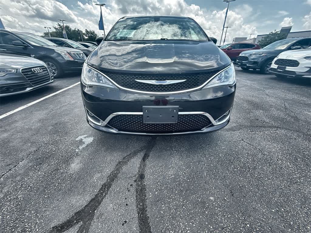 Thumbnail: 2018 Chrysler Pacifica - 9