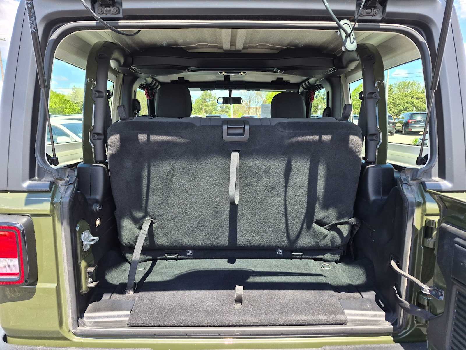 Thumbnail: 2021 Jeep Wrangler - 34