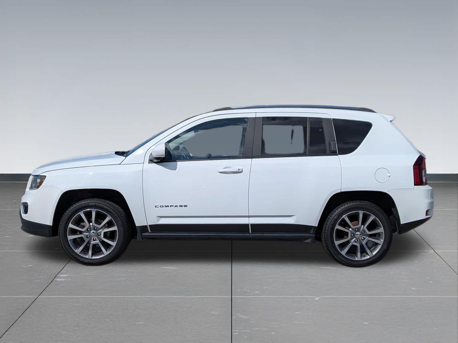 Thumbnail: 2017 Jeep Compass - 2