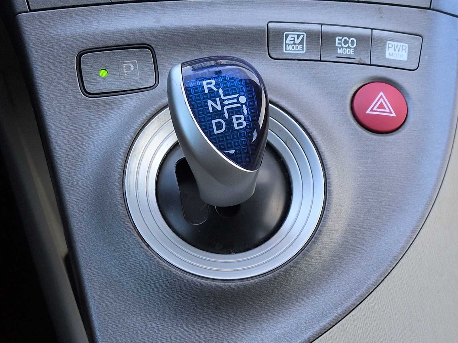 Thumbnail: 2012 Toyota Prius - 23