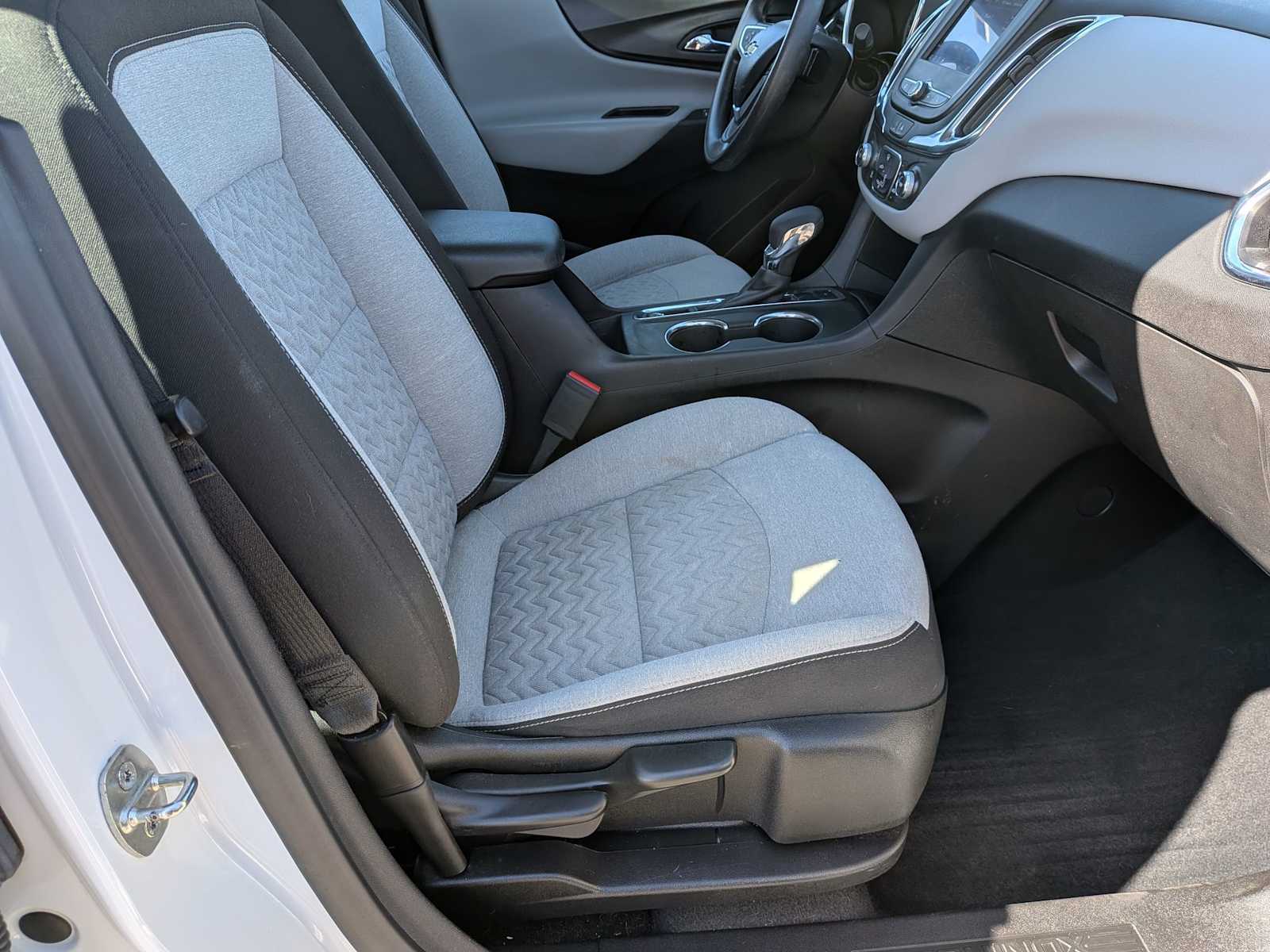 Thumbnail: 2022 Chevrolet Equinox - 18