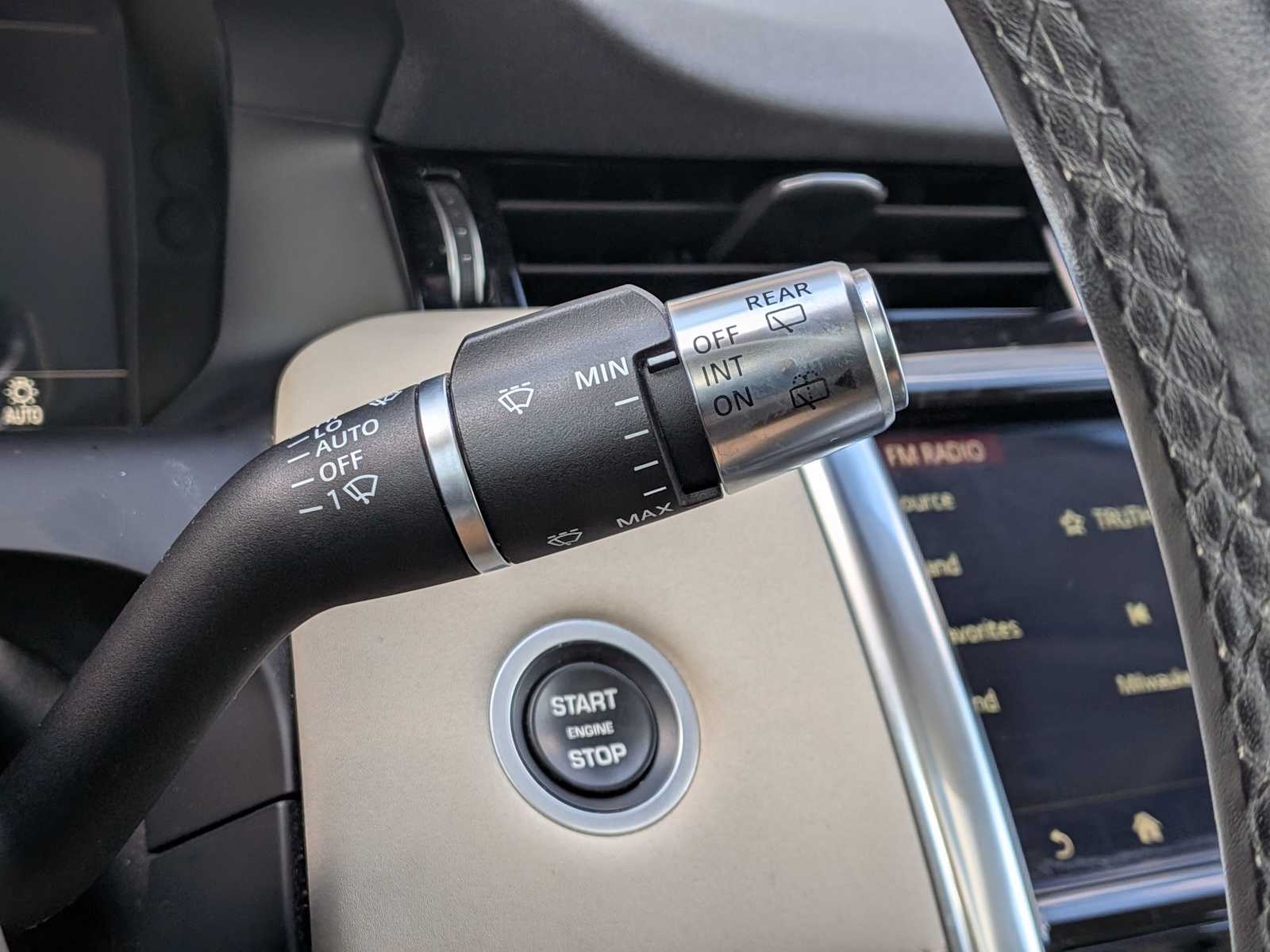 Thumbnail: 2020 Land Rover Discovery Sport - 26