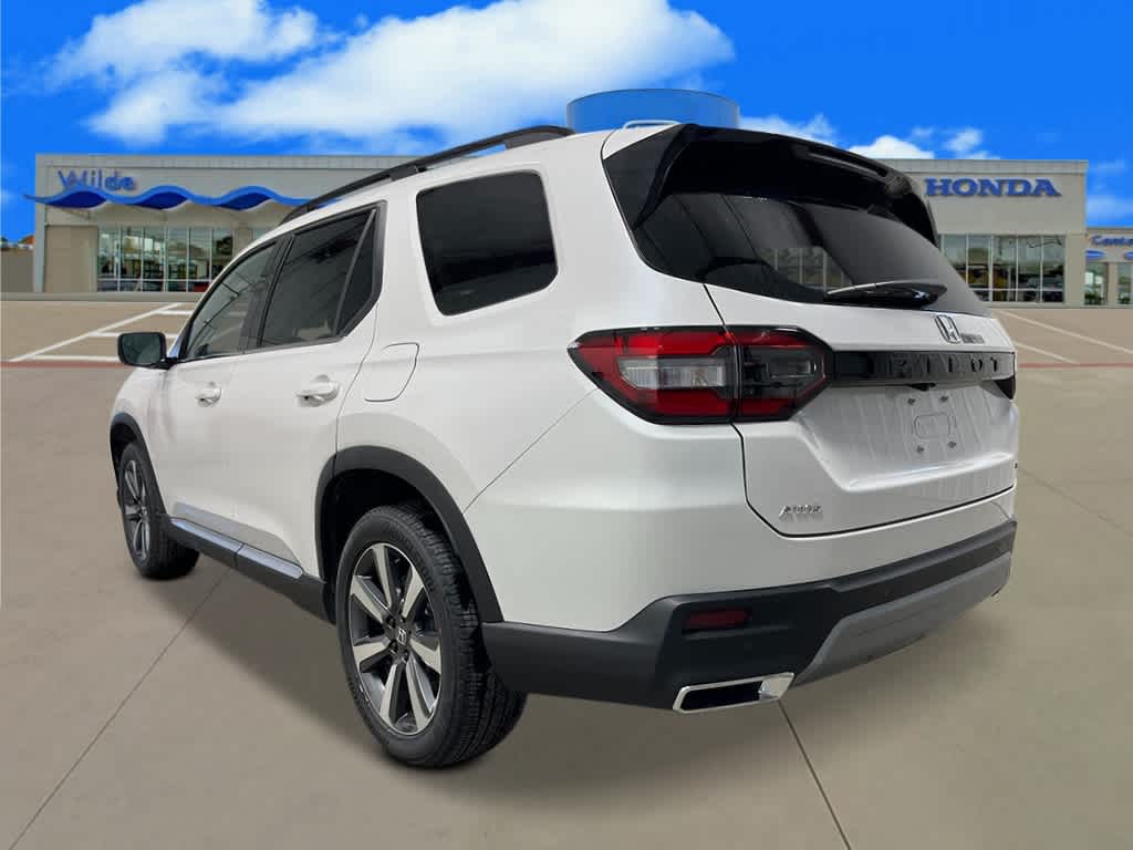 2025 Honda Pilot Touring photo 2