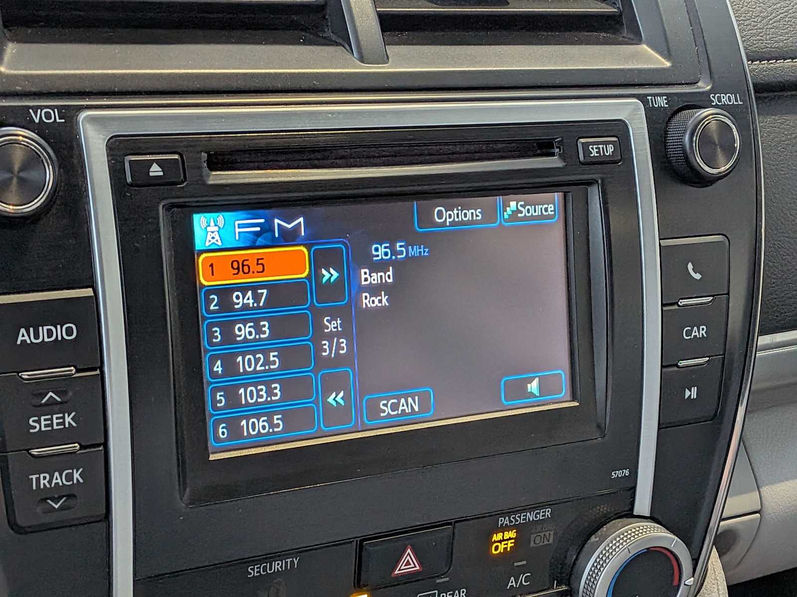 Thumbnail: 2013 Toyota Camry - 26