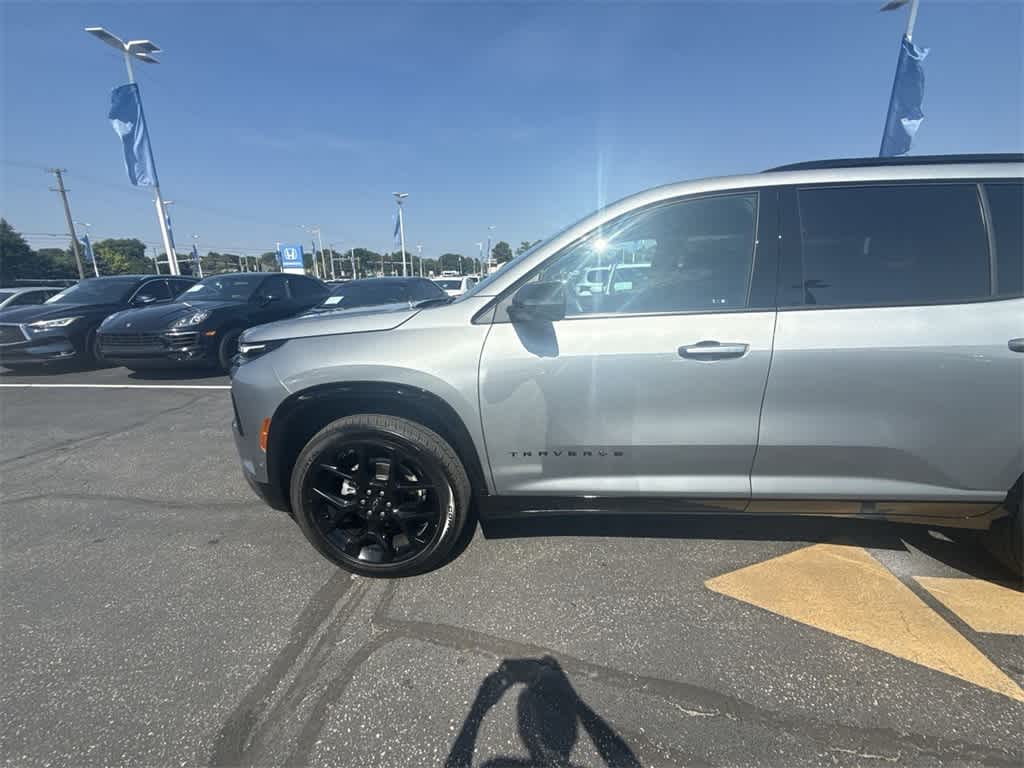 Thumbnail: 2024 Chevrolet Traverse - 3