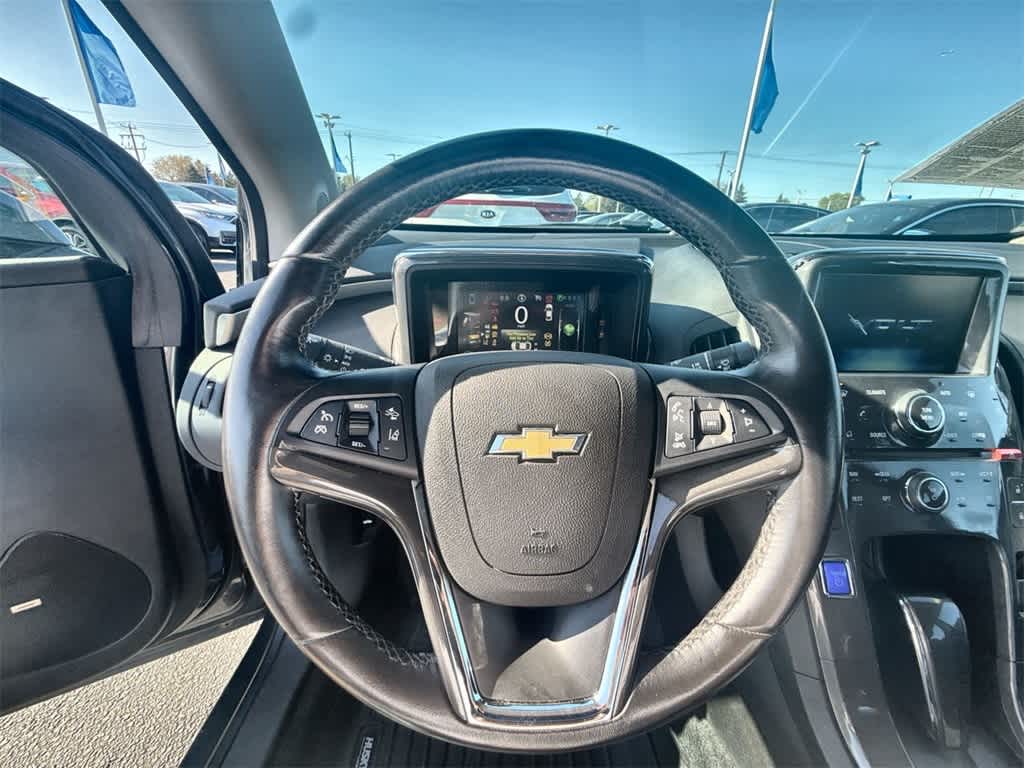 Thumbnail: 2013 Chevrolet Volt - 21
