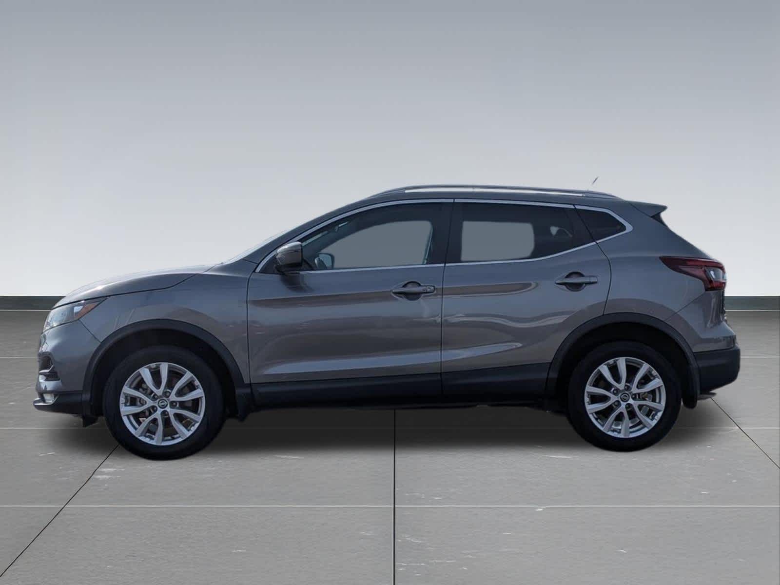 Thumbnail: 2021 Nissan Rogue Sport - 2