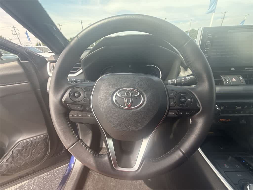 Thumbnail: 2021 Toyota RAV4 - 22