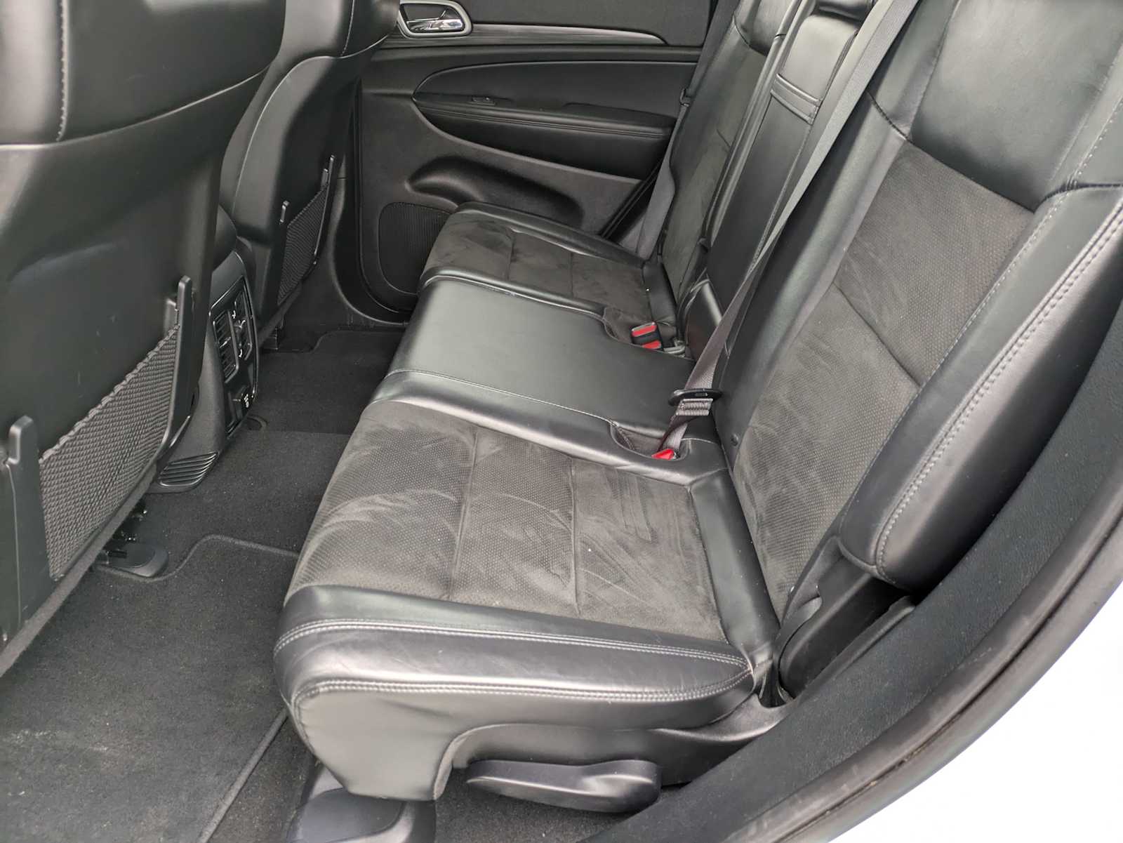 Thumbnail: 2020 Jeep Grand Cherokee - 19