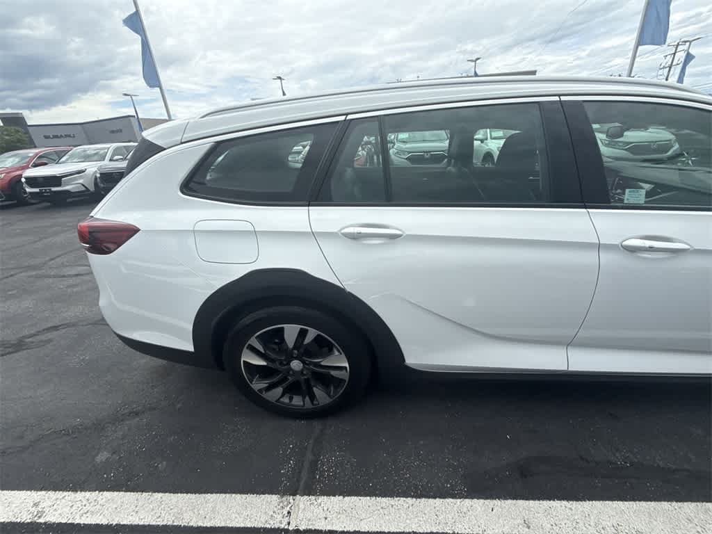 Thumbnail: 2019 Buick Regal - 6