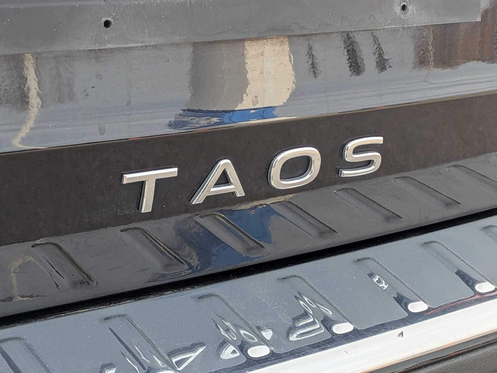 Thumbnail: 2022 Volkswagen Taos - 12