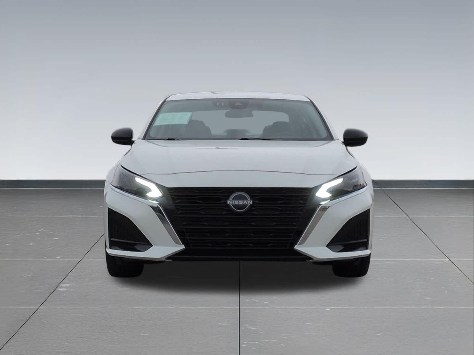 Thumbnail: 2025 Nissan Altima - 9