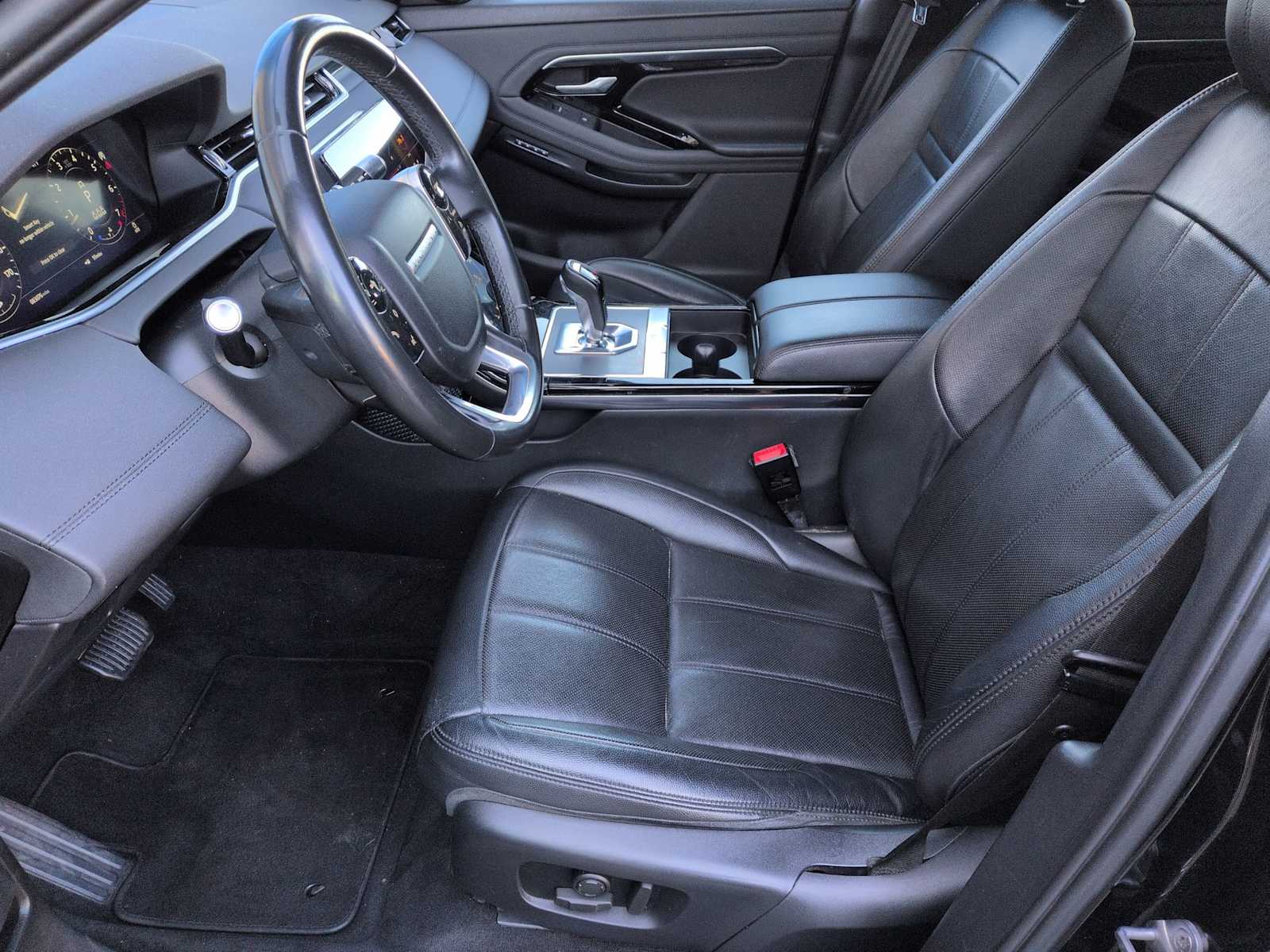 Thumbnail: 2020 Land Rover Range Rover Evoque - 16