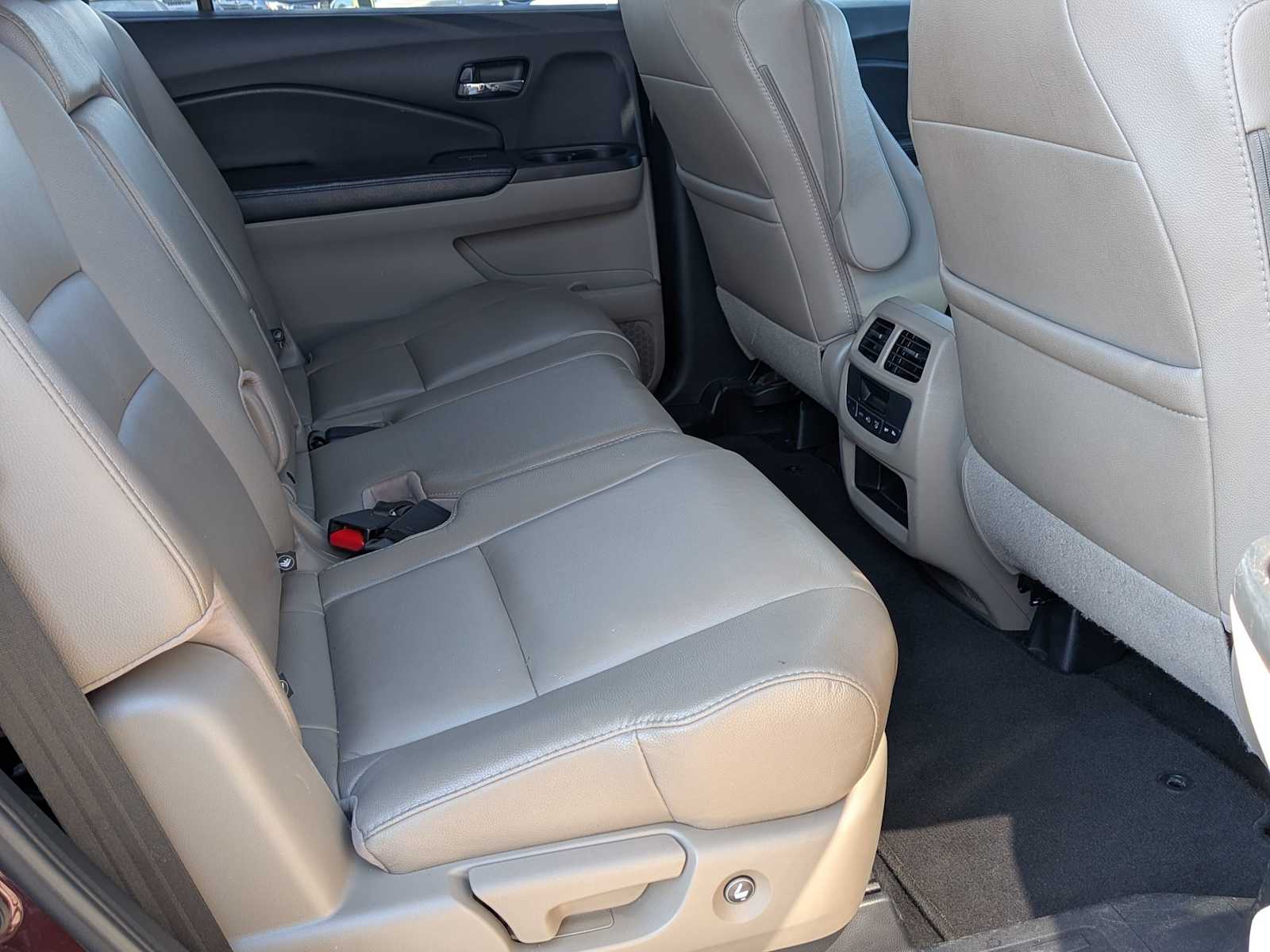 Thumbnail: 2017 Honda Pilot - 22