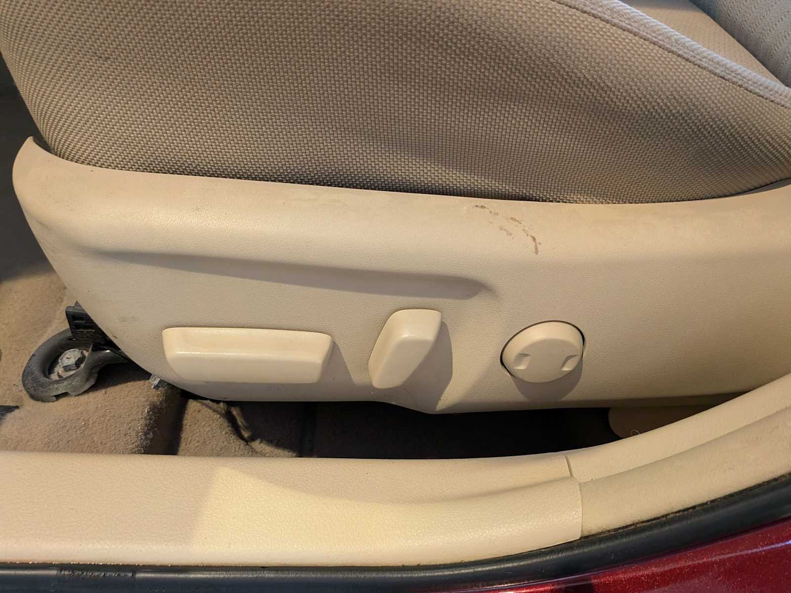 Thumbnail: 2015 Toyota Camry - 16