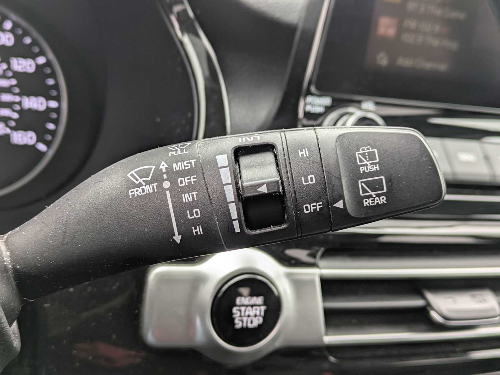 Thumbnail: 2023 Kia Seltos - 26