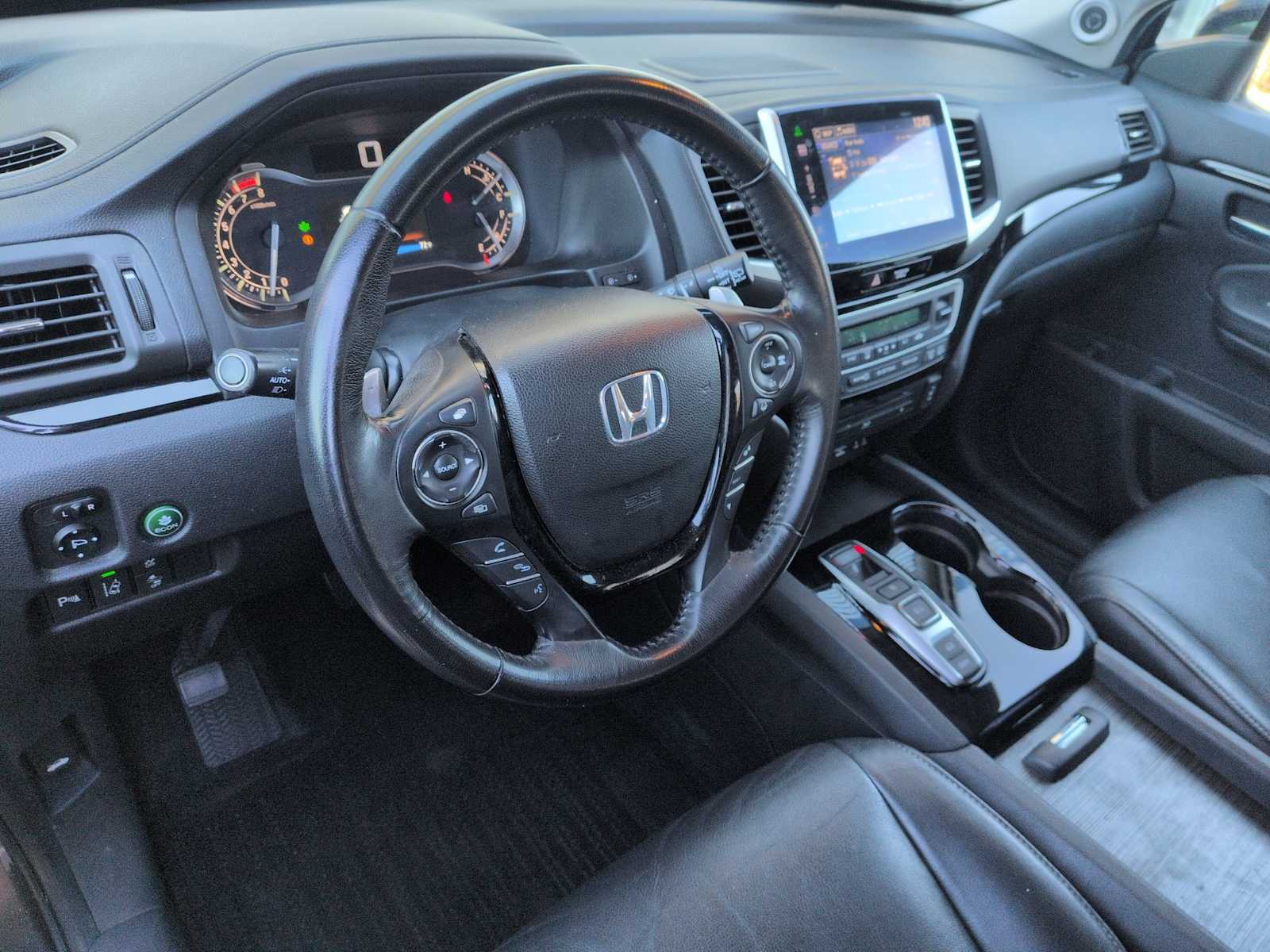 Thumbnail: 2016 Honda Pilot - 2