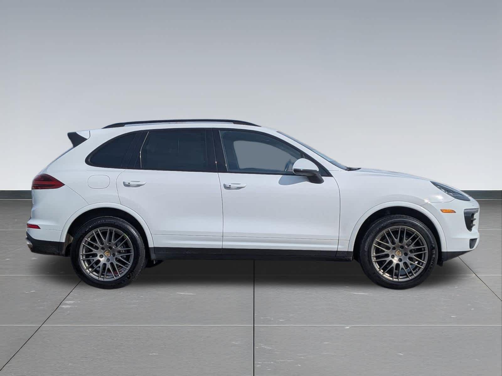 Thumbnail: 2017 Porsche Cayenne - 6