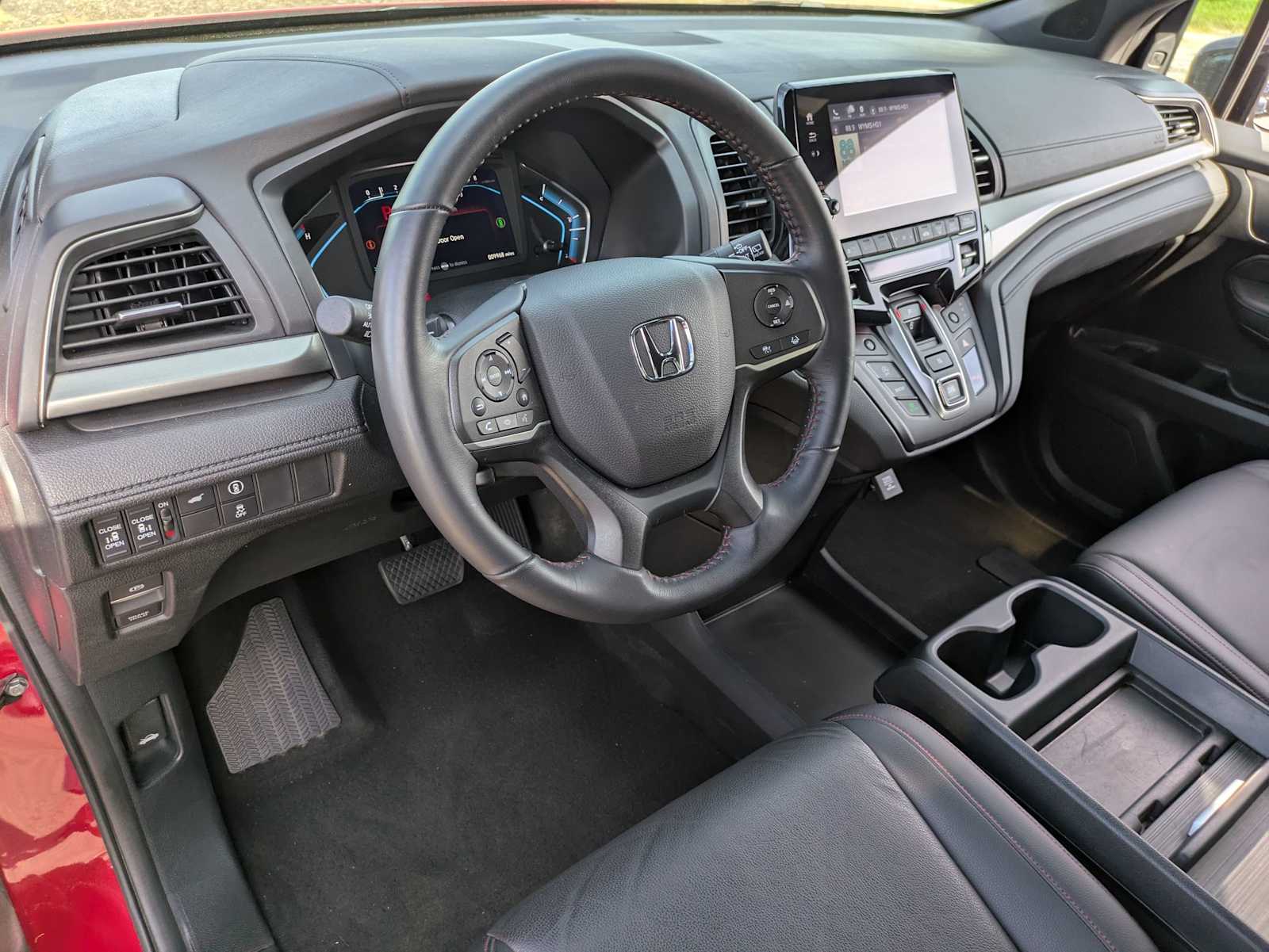 2024 Honda Odyssey Sport photo 2