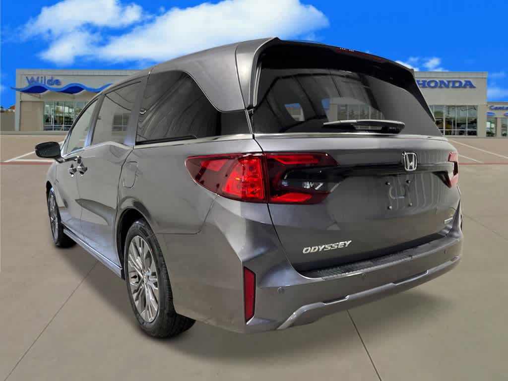 2026 Honda Odyssey Touring photo 2