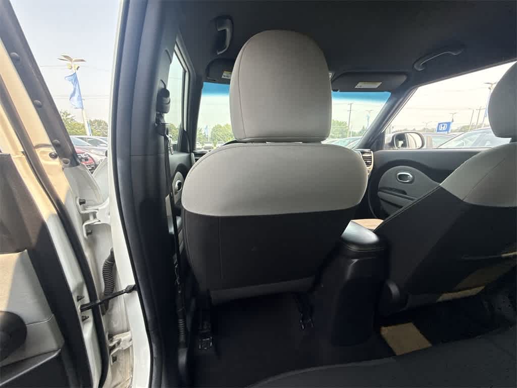 Thumbnail: 2015 Kia Soul - 17