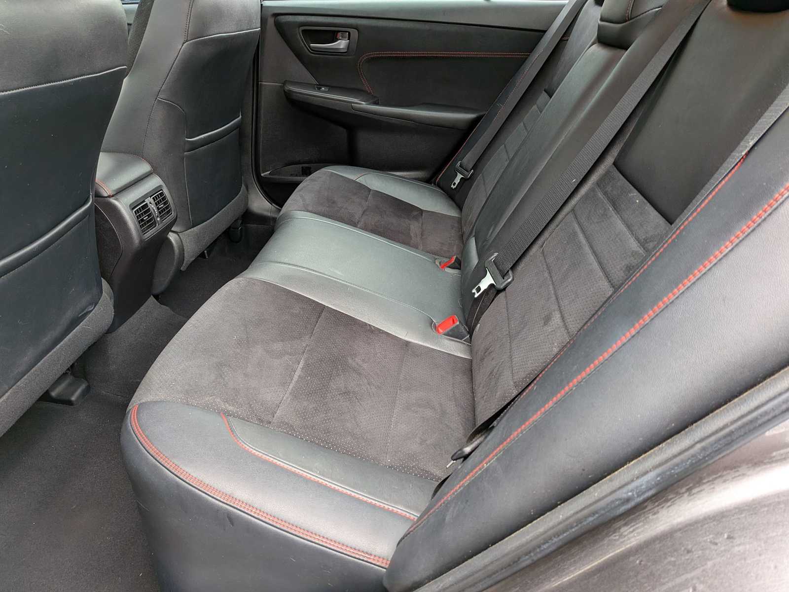 Thumbnail: 2015 Toyota Camry - 18