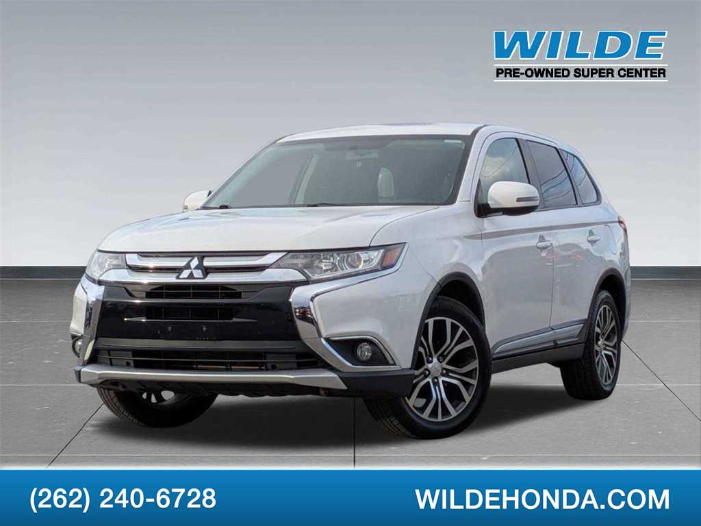 2016 Mitsubishi Outlander SE -
                  Waukesha, WI