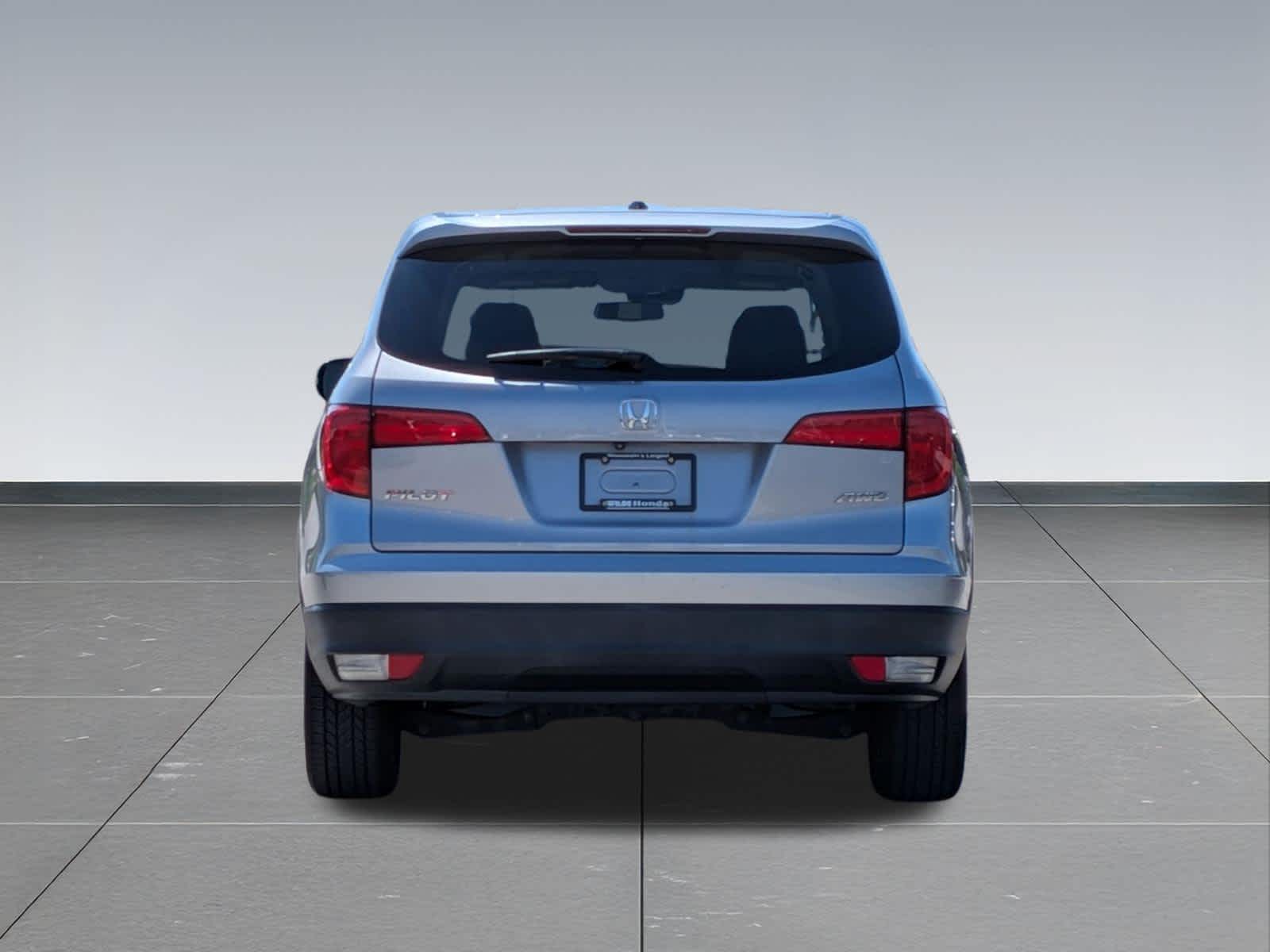 Thumbnail: 2018 Honda Pilot - 4