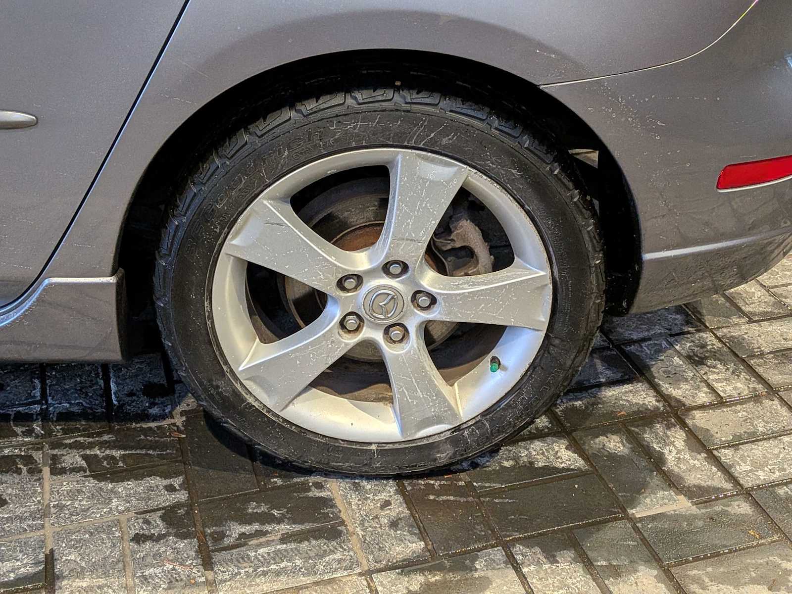 Thumbnail: 2005 Mazda Mazda3 - 13