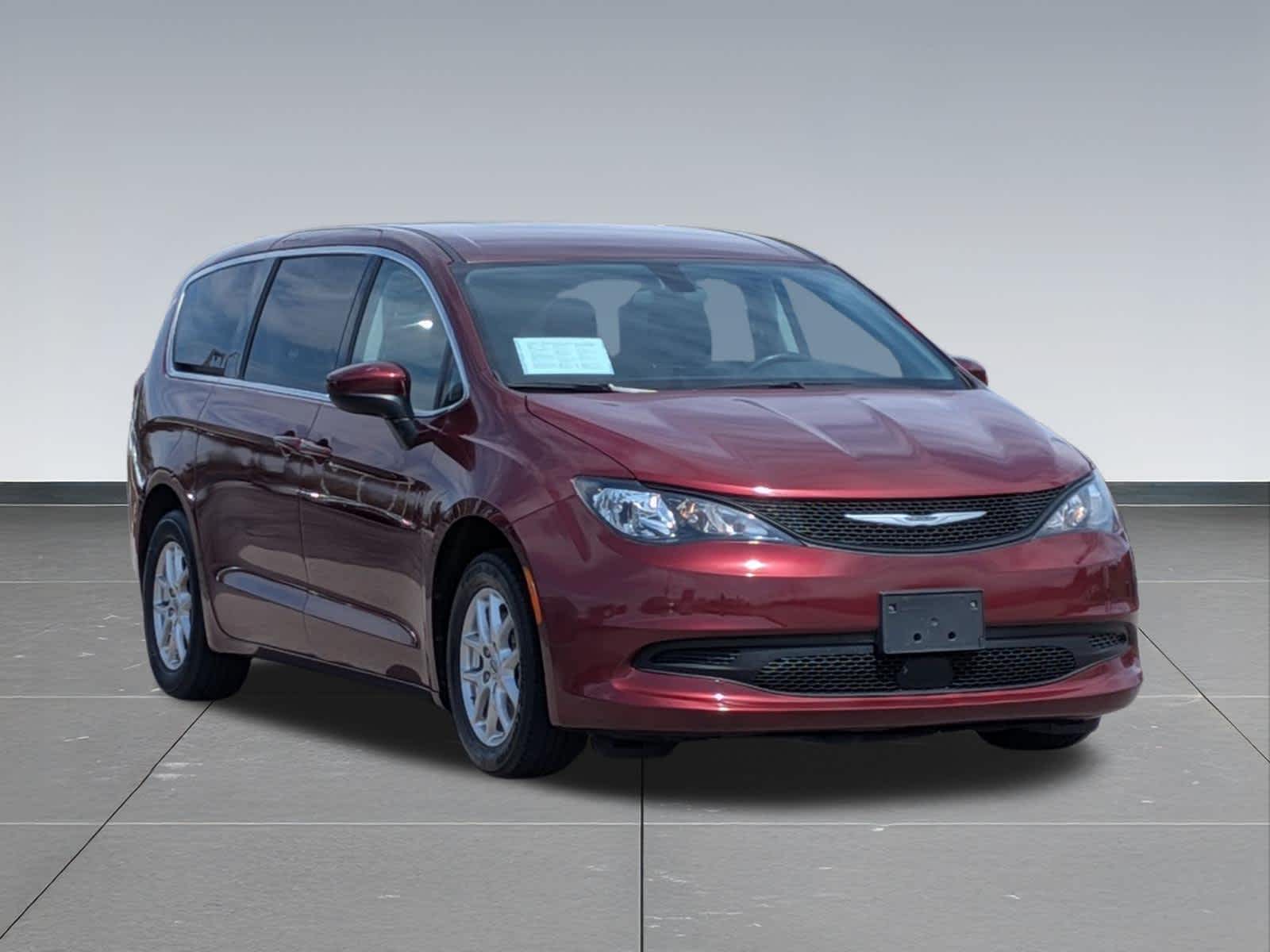 Thumbnail: 2022 Chrysler Voyager - 7