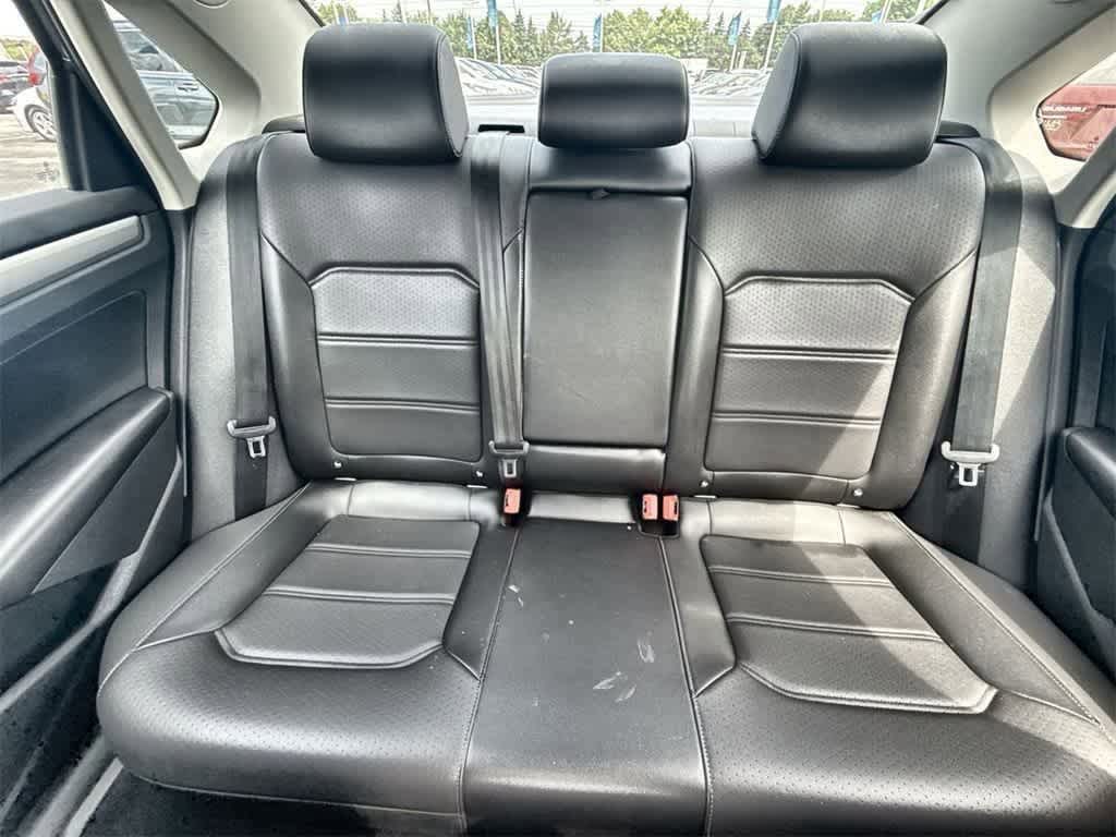 Thumbnail: 2022 Volkswagen Passat - 19