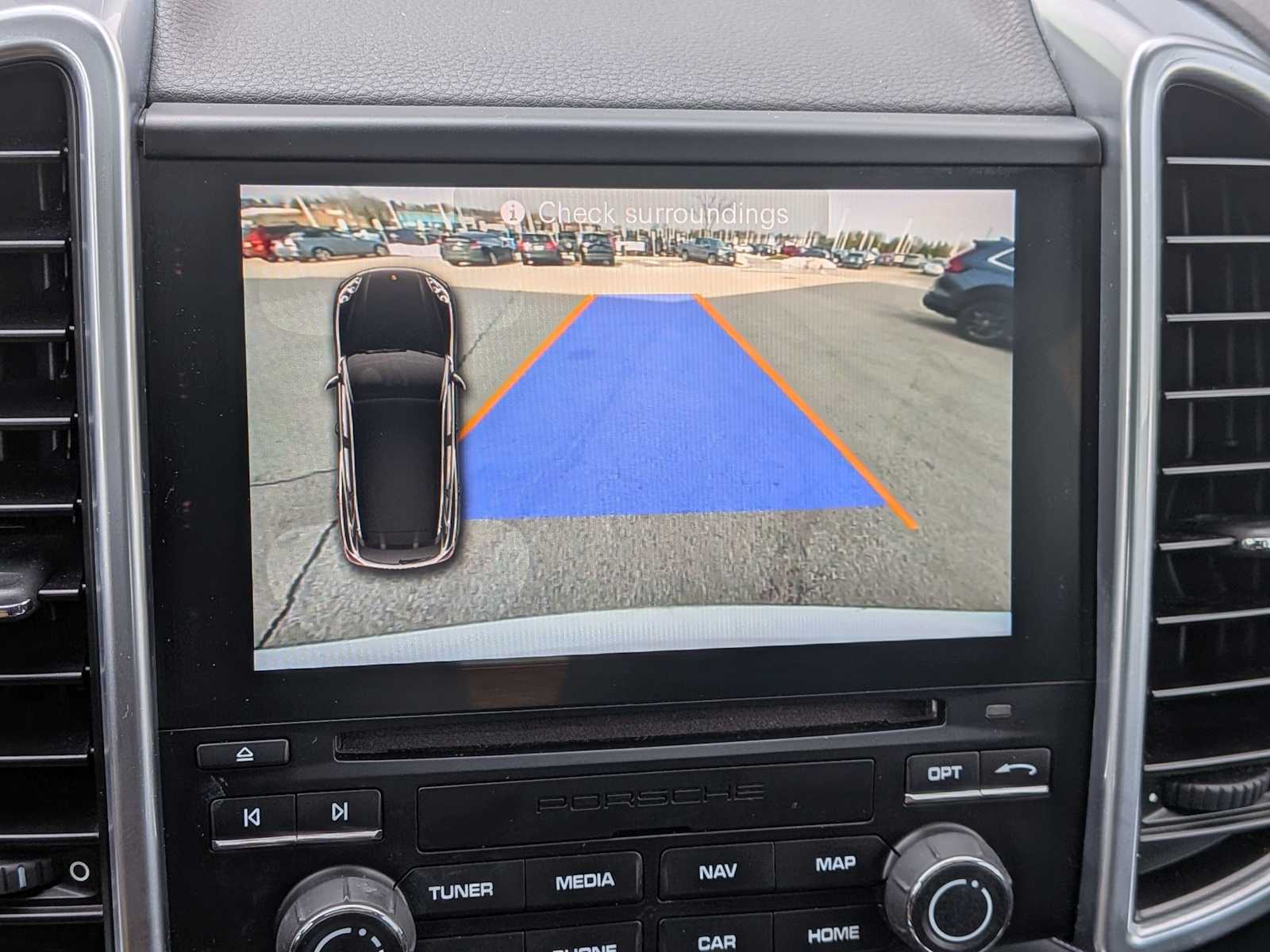 Thumbnail: 2017 Porsche Cayenne - 31