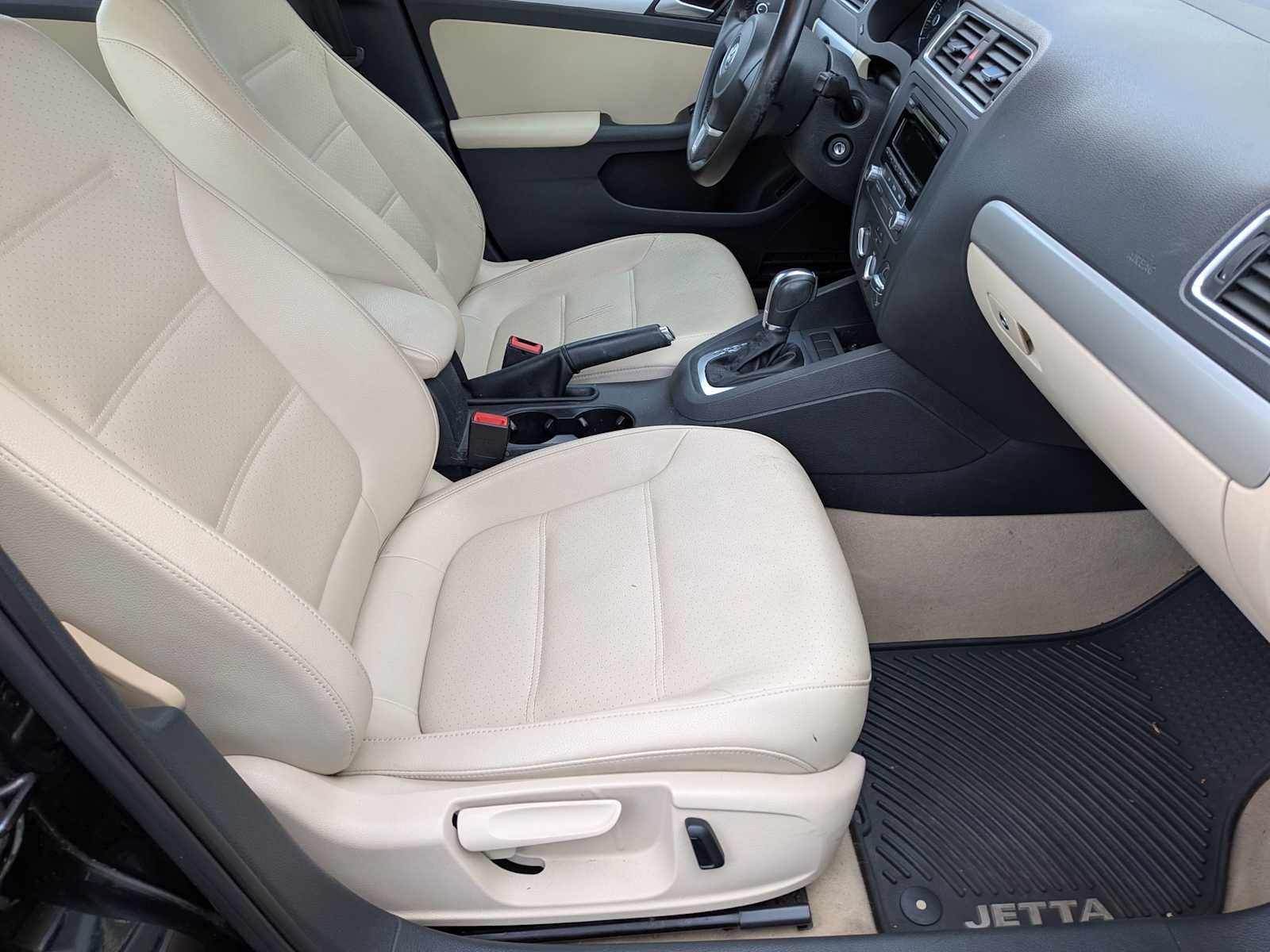 Thumbnail: 2013 Volkswagen Jetta - 19