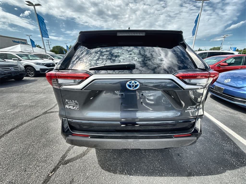Thumbnail: 2021 Toyota RAV4 - 12