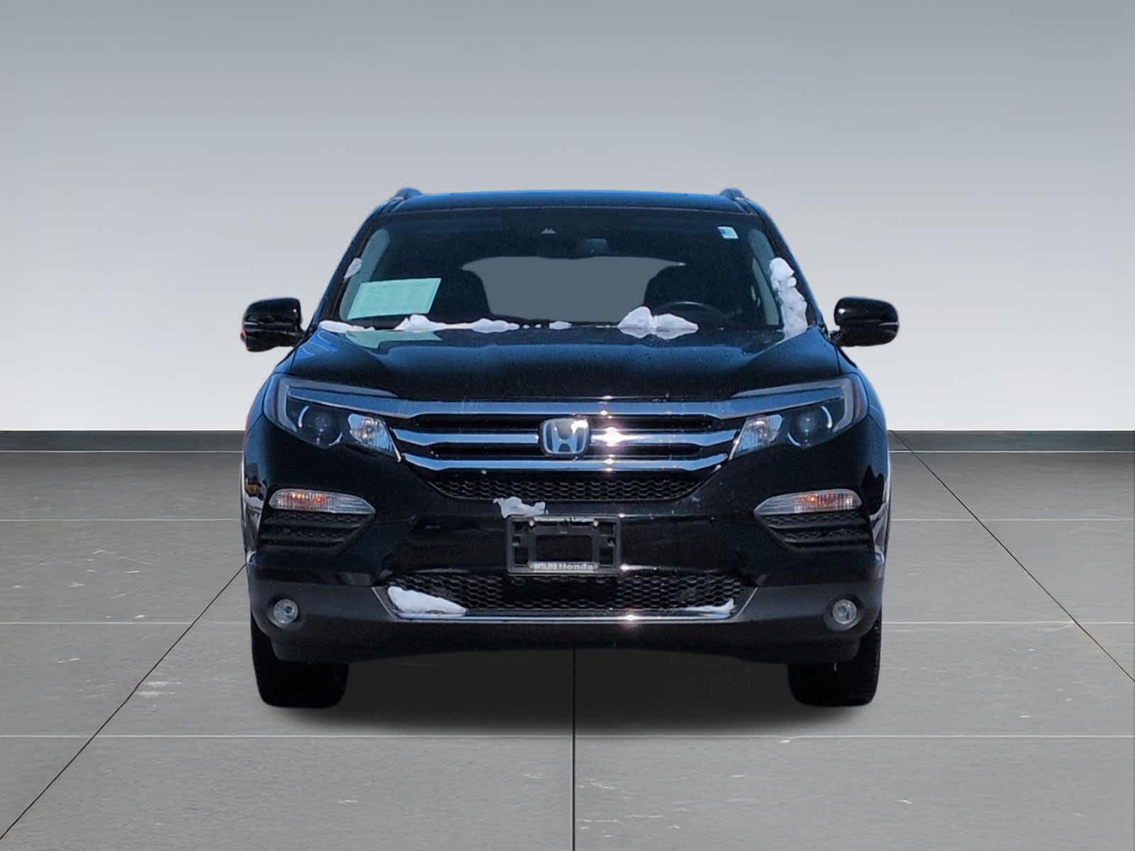 Thumbnail: 2017 Honda Pilot - 9