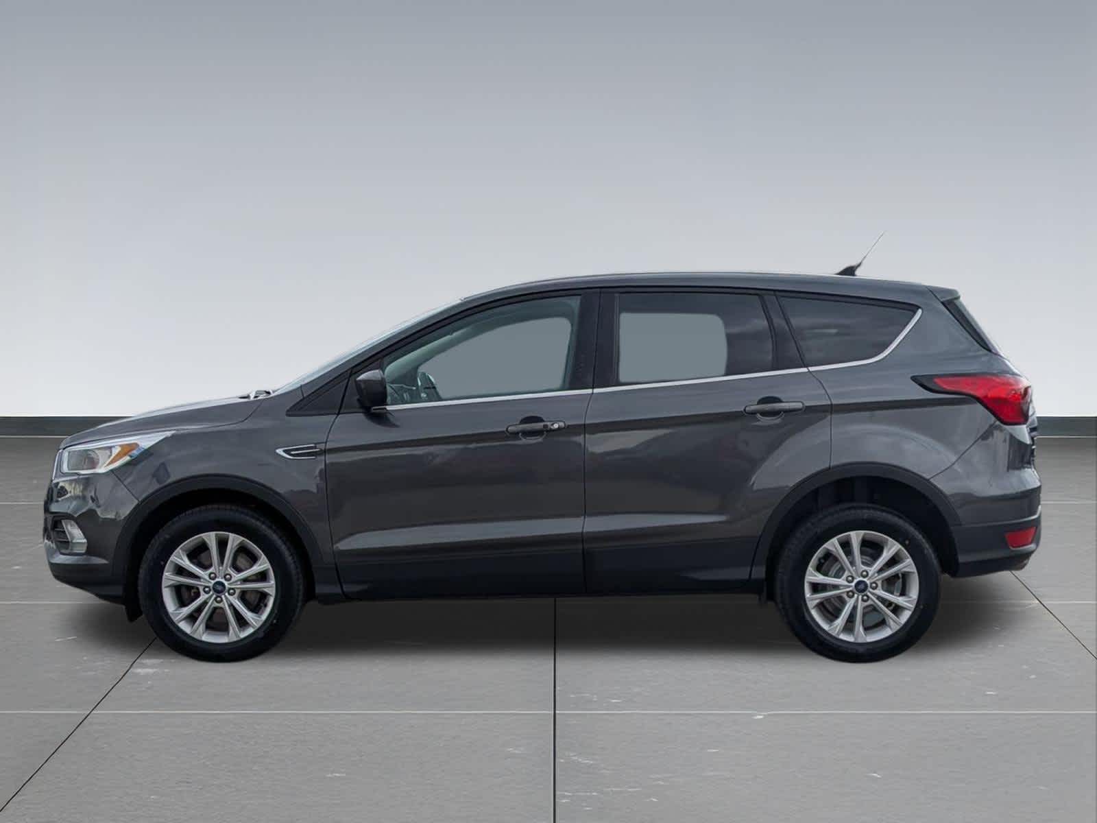 Thumbnail: 2019 Ford Escape - 3