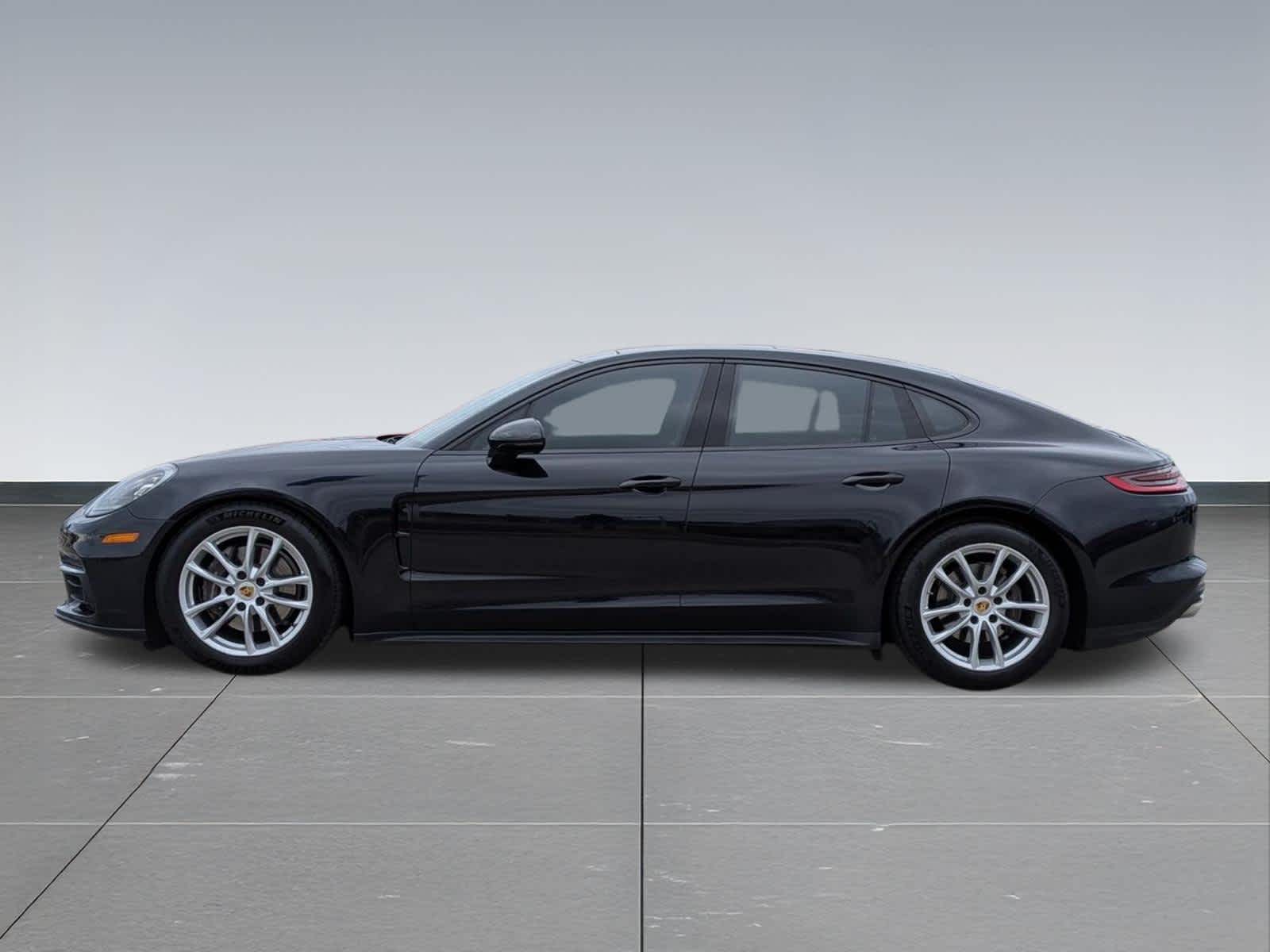 Thumbnail: 2017 Porsche Panamera - 2