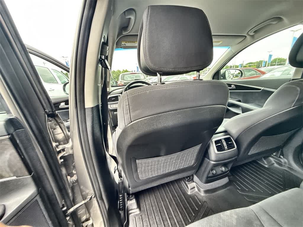2016 Kia Sorento LX 17