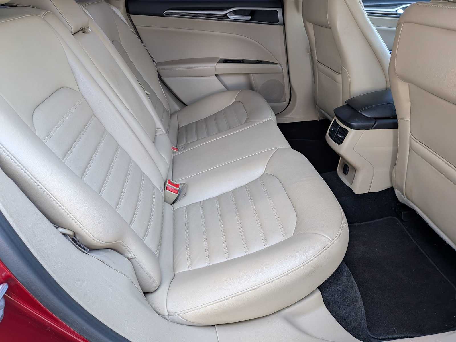 Thumbnail: 2014 Ford Fusion - 19