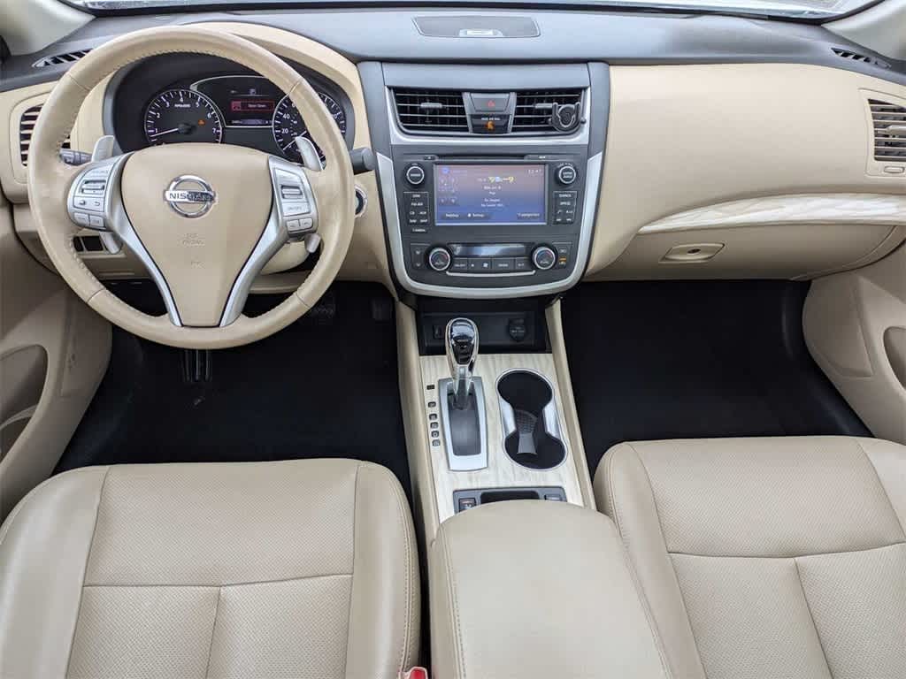 Thumbnail: 2016 Nissan Altima - 14