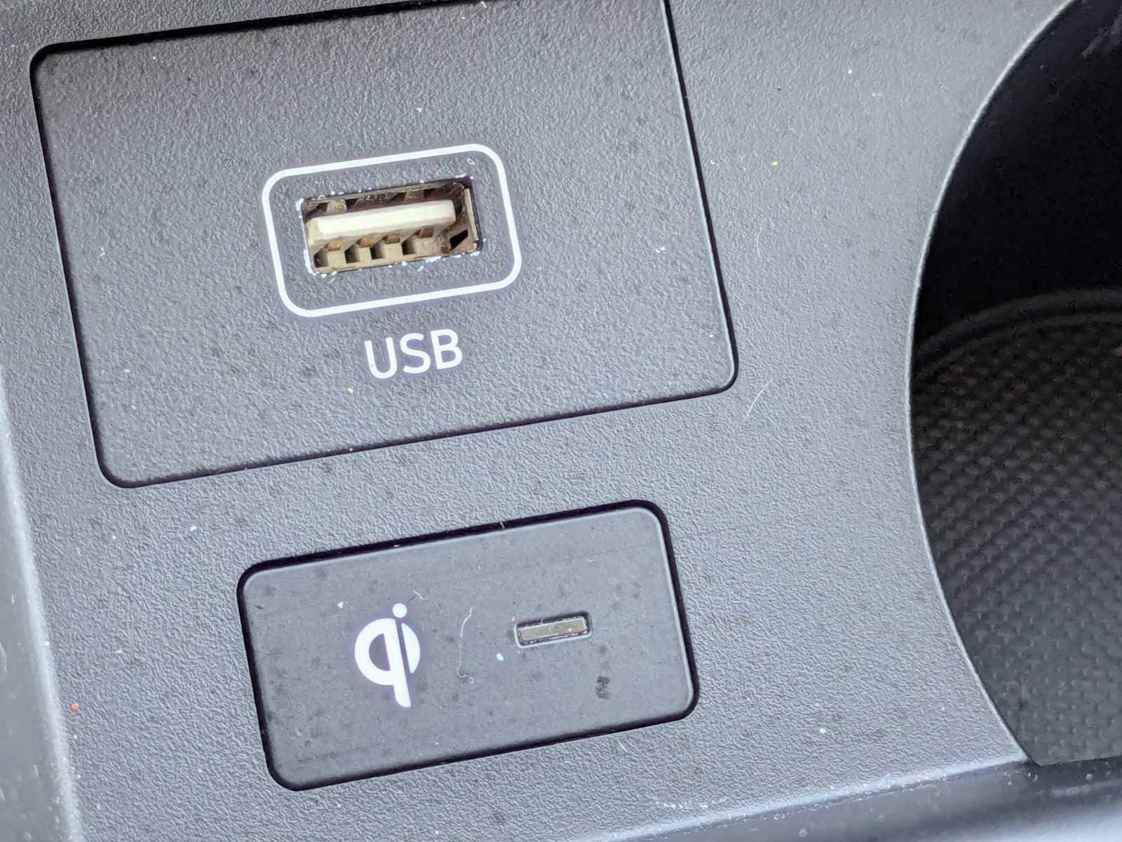 Thumbnail: 2022 Hyundai Santa Fe - 32