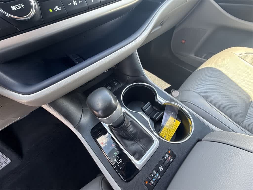 Thumbnail: 2019 Toyota Highlander - 33
