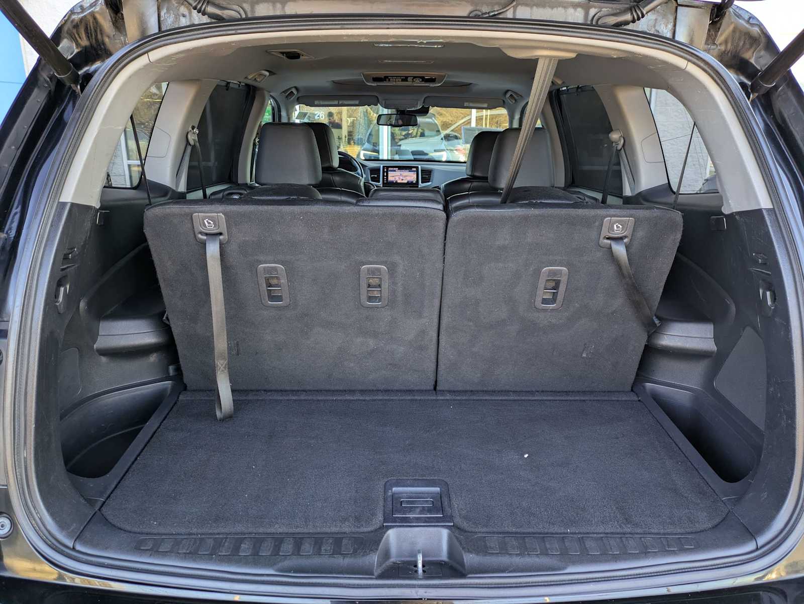 Thumbnail: 2017 Honda Pilot - 33