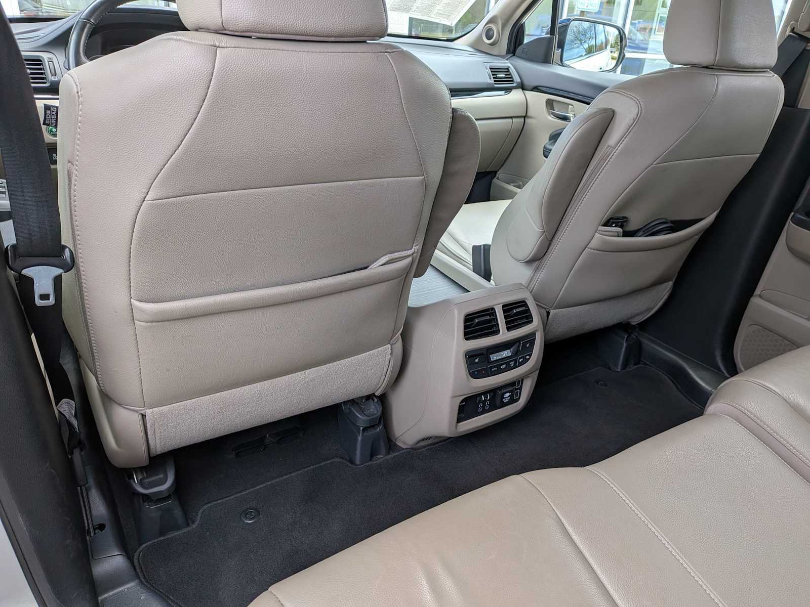Thumbnail: 2019 Honda Pilot - 18