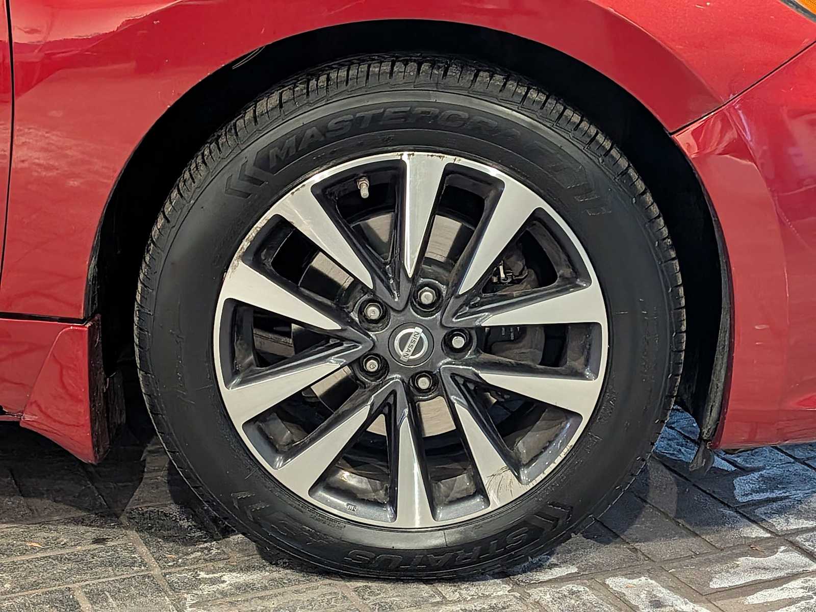 Thumbnail: 2016 Nissan Altima - 13