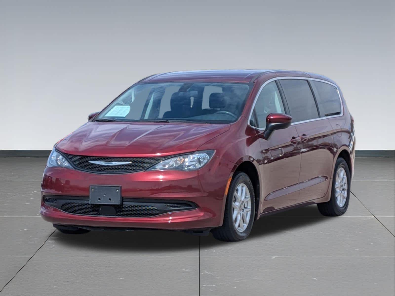 Thumbnail: 2022 Chrysler Voyager - 9